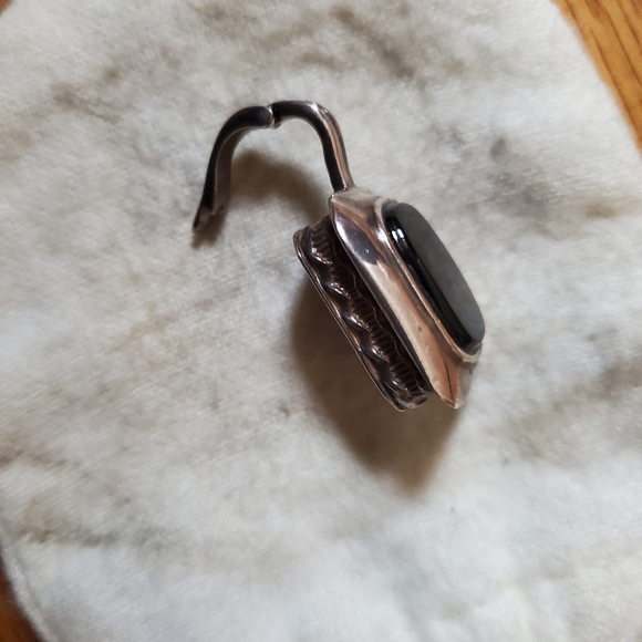 Black onex pendant set in silver - Picture 2 of 4